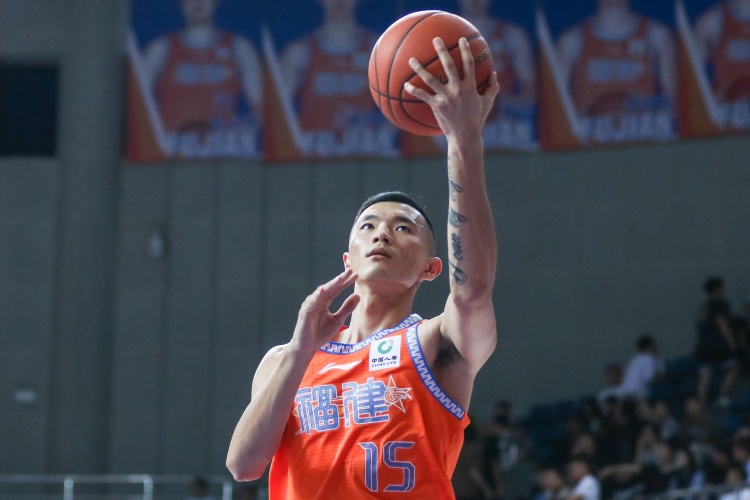 济南时报：夏季联赛东营站山东男篮2胜1负 陈林坚“完美”融入