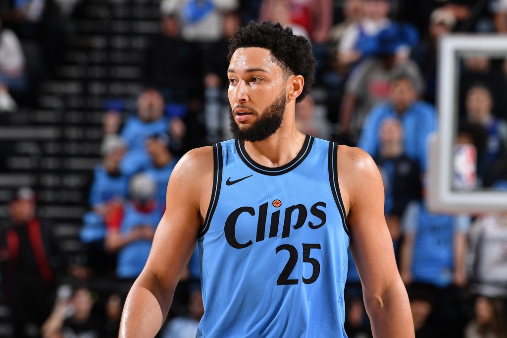 若现在退役也不愁了？16年状元西蒙斯在NBA的薪资总额超过2亿美元