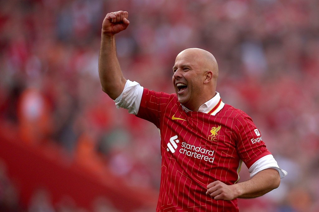 两连败！TA谈利物浦问题：维尔茨进球荒、科纳特状态及伤病潮